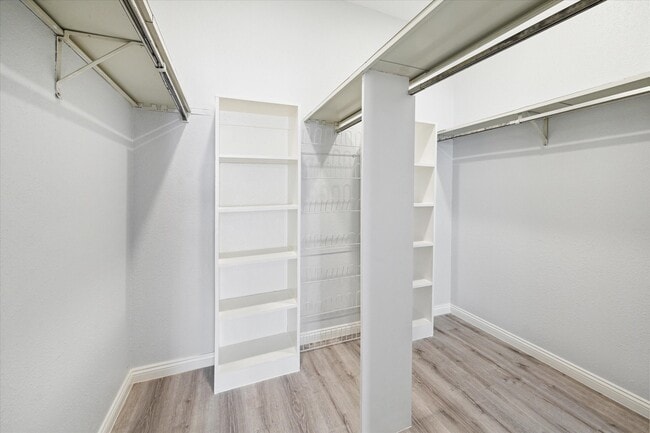 Building Photo - 2475 Underwood St