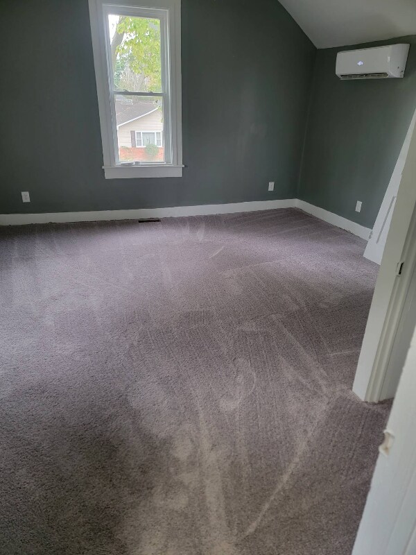 Building Photo - 362 E Hill St