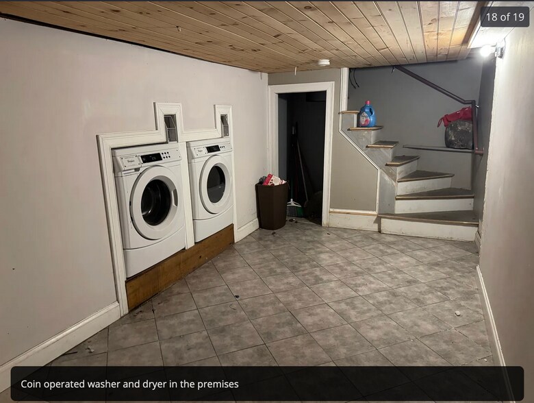 Building Photo - 30 Adams St