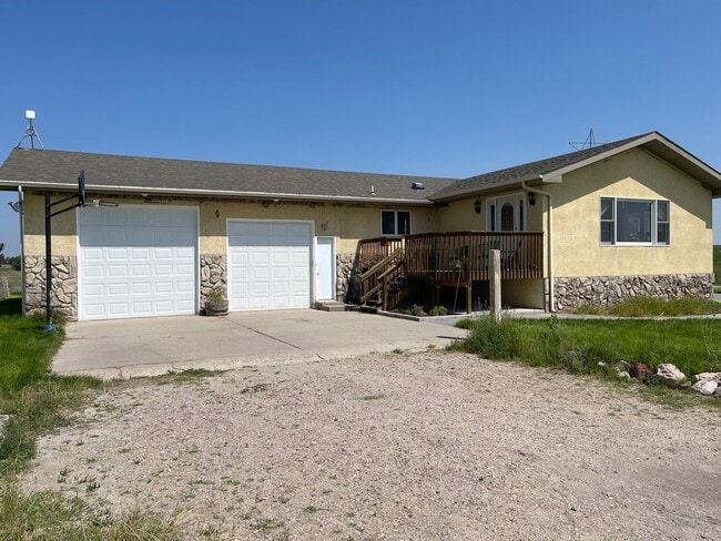 Primary Photo - Spacious, four-bedroom, two-bathroom, coun...