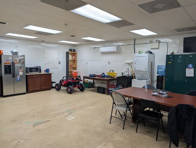 Building Photo - 1500 Wilson Ave