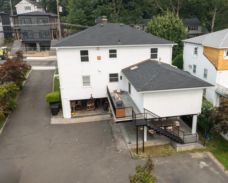Building Photo - 201 Underhill Ave