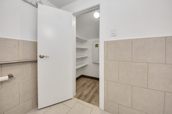 Building Photo - 18716 Centro Main St