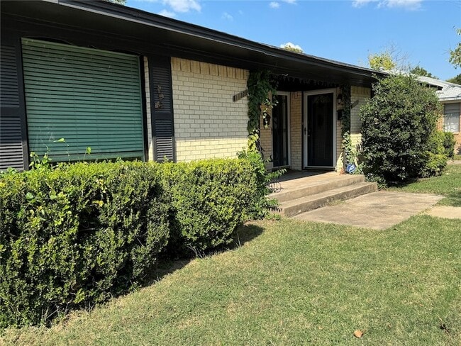 Building Photo - 11321 Wyatt St