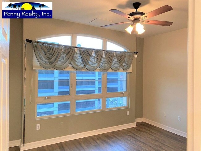 Building Photo - 2 Bedroom  2 Bath plus Loft with Breathtak...