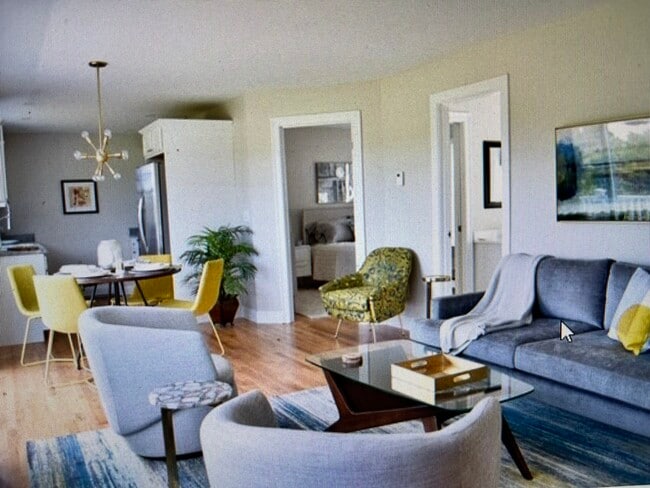 Building Photo - 161 Middle Rd