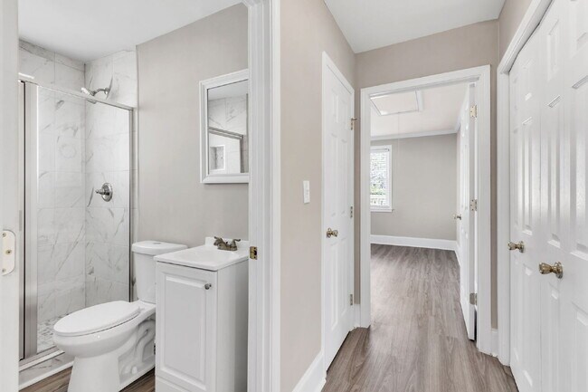 Building Photo - Beautifully Updated 2-Bedroom, 2-Bath Single-Level Home($1650/mo rent***)