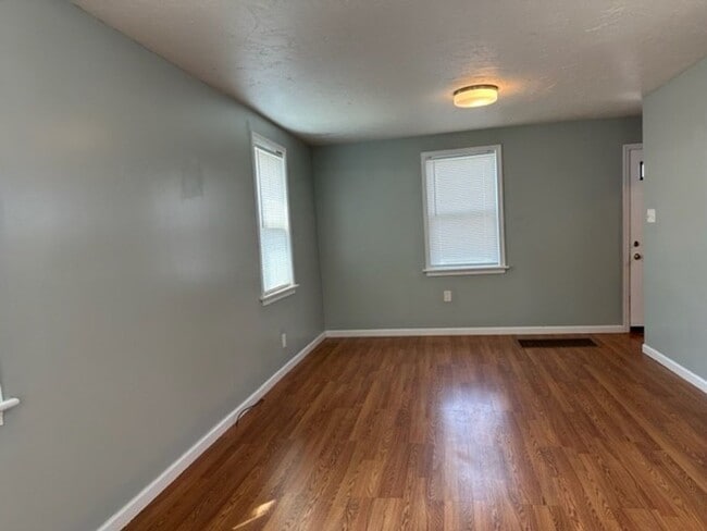 Building Photo - 851 Tioga St