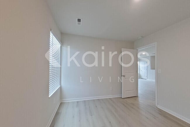 Building Photo - 304 Common Reed Dr