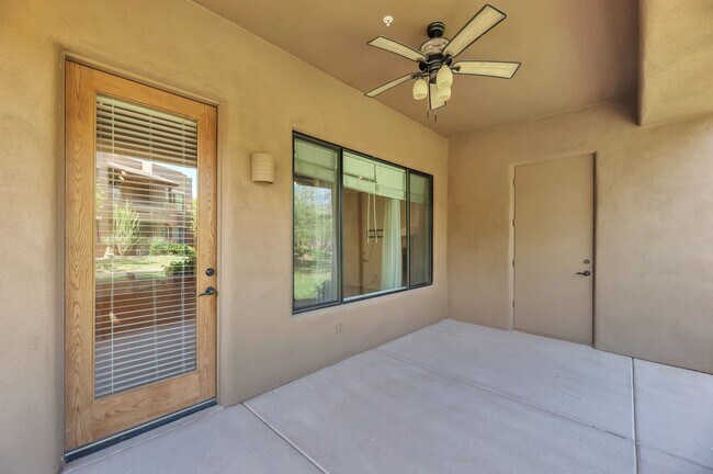 Building Photo - Beautiful 2-Bedroom Condo in Prime Scottsd...