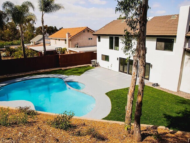 Building Photo - 1364 Pillsbury Ln