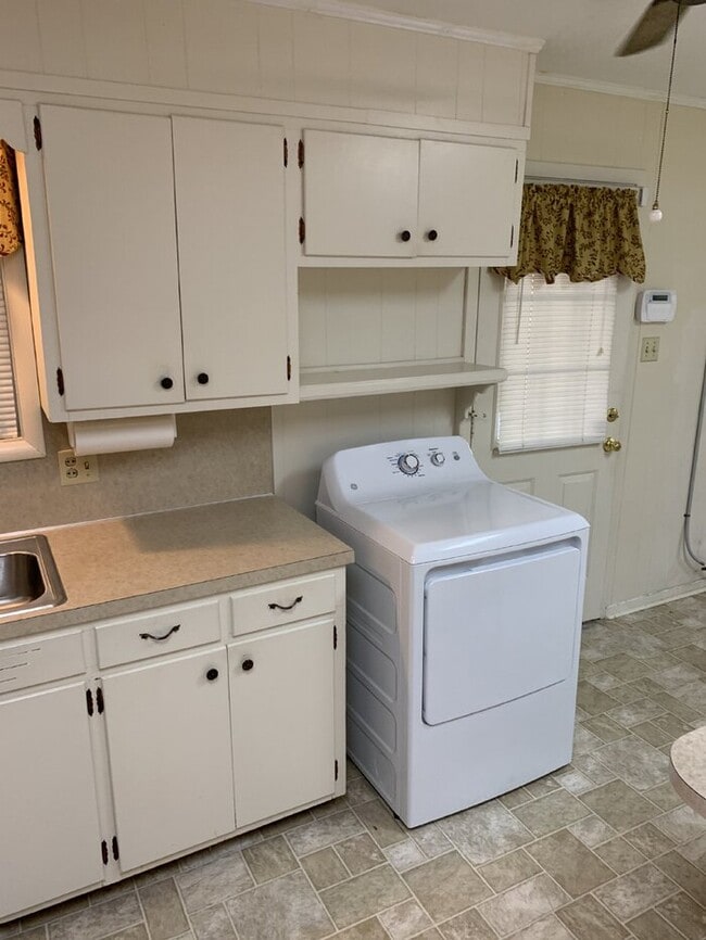 Building Photo - 3804 W 25th Ave