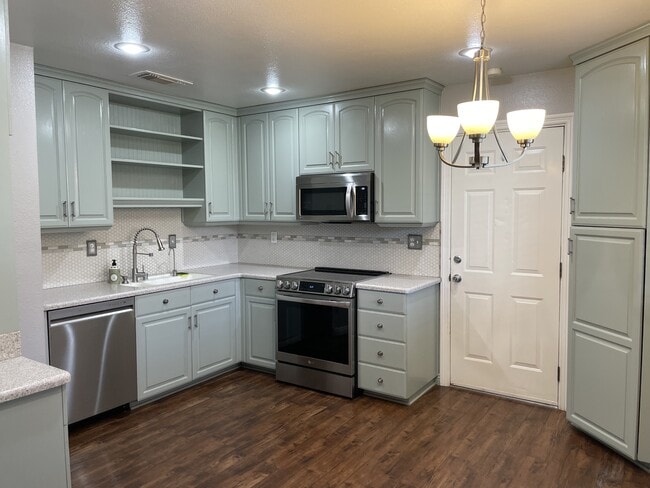 Building Photo - 9658 Gruwell Way