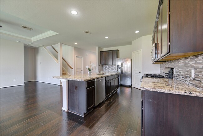 Building Photo - 15318 Benson Landing Dr