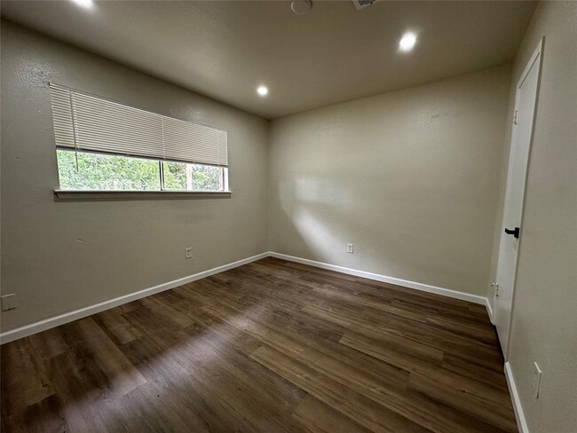 Building Photo - 11802 Murr Way