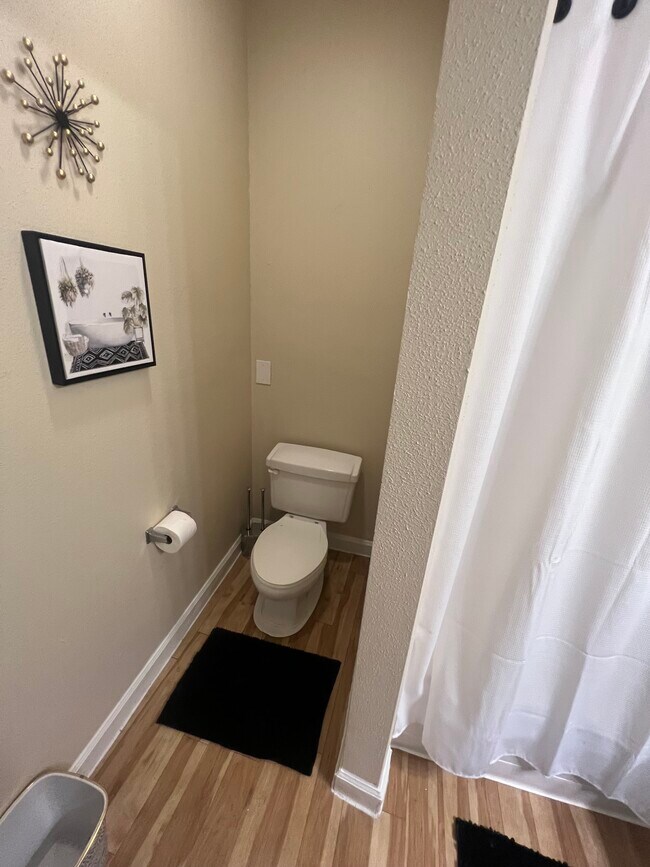 Building Photo - 3300 Cummins St