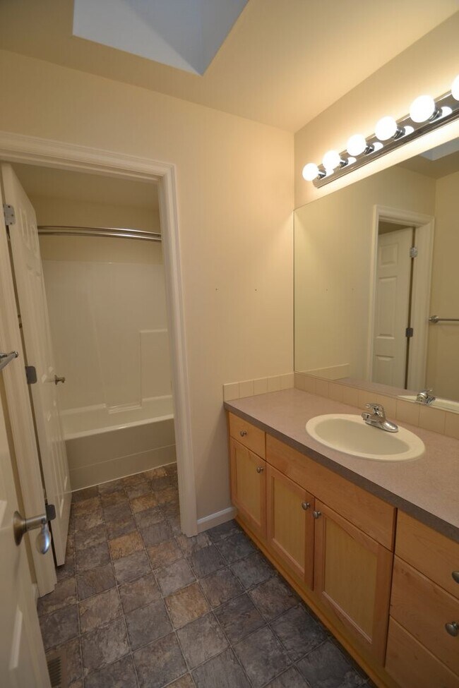 Building Photo - 4Bd/2.5Ba Snohomish Home