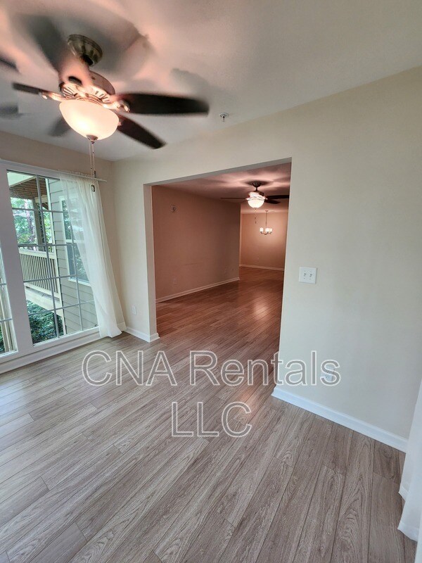 Building Photo - 807 Country Park Dr