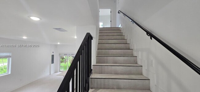 Building Photo - 141 NW 11th St