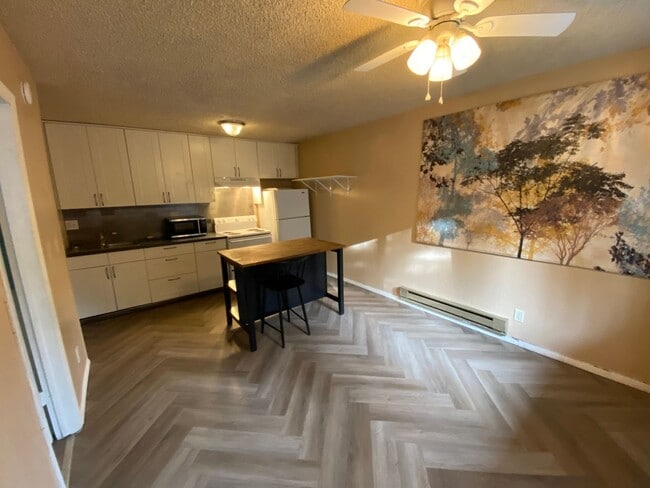 Building Photo - MOST AFFORDABLE: Blue River condo! Great l...