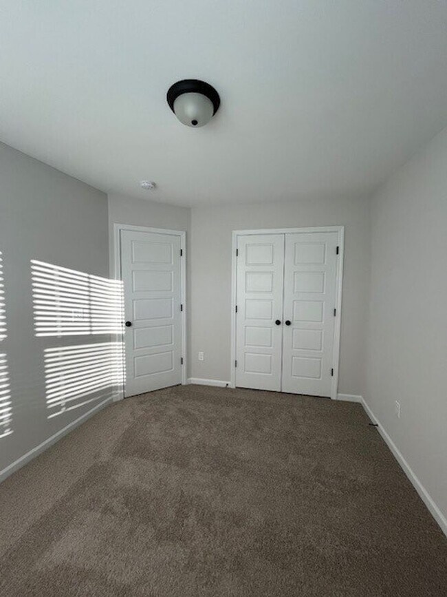 Building Photo - Brand New 3 bedroom 2.5 bath townhome in Leland area