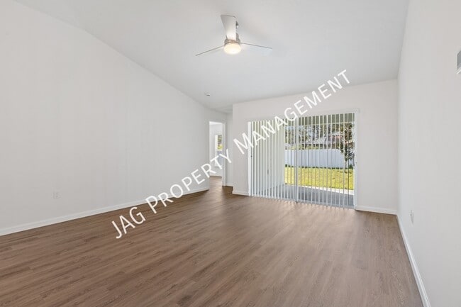 Building Photo - 15 Sea Garden Path