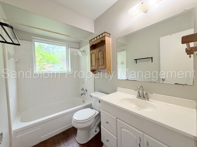 Building Photo - FOR LEASE | East Tulsa | $1,225 Rent