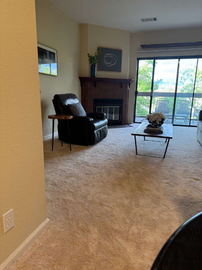Building Photo - Top-Floor 1BR/1BA Condo in Newark's Murieta Community — $2,500/mo