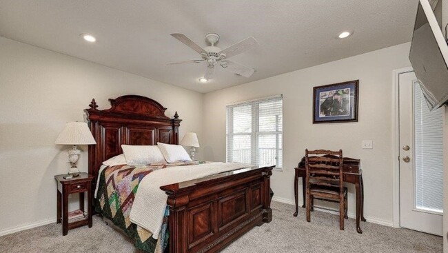 Building Photo - 410 N Oliver Ave