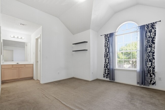 Building Photo - 15318 Streatham Cir