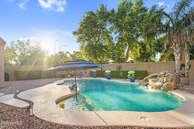 Building Photo - 10226 E Lakeview Ave