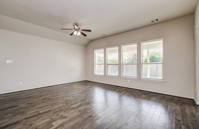 Building Photo - 15618 Whispering Green Dr