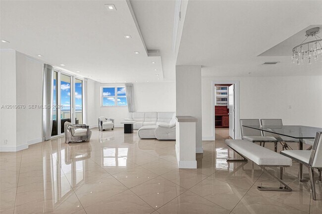 Building Photo - 3001 S Ocean Dr