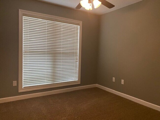 Building Photo - Elegant 4BD/2BA Home in the Charming Laurel Brooke Neighborhood, Valdosta, GA!