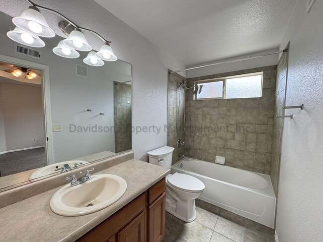 Building Photo - Beautiful 2 Bedroom Condo on the West Side of Colorado Springs