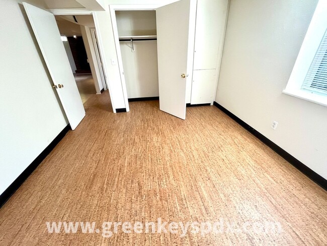 Building Photo - N Albina Duplex