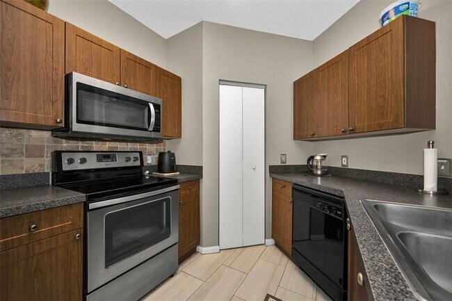 Building Photo - 2141 Portofino Pl