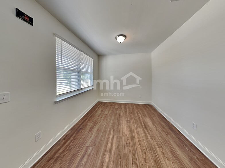 Building Photo - 2467 Napa Valley Dr