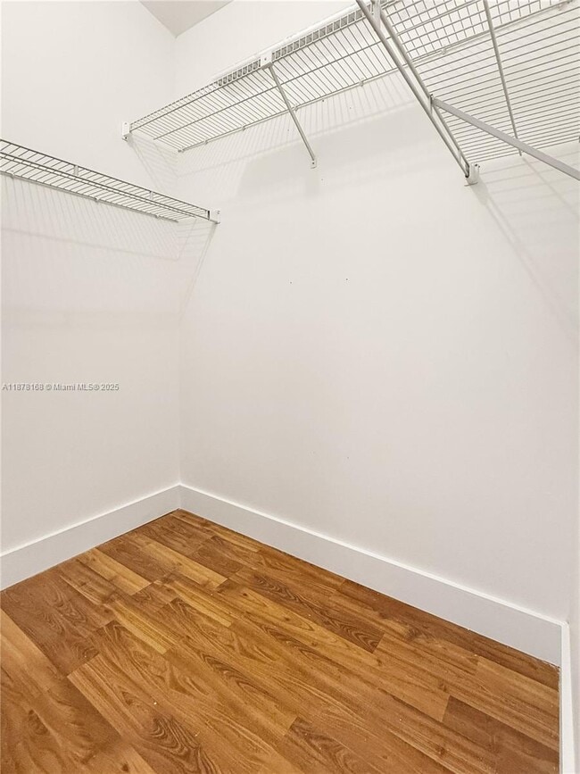 Building Photo - 15751 Woodgate Pl