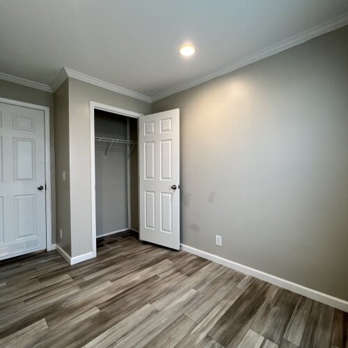 Building Photo - 31 Midway Dr