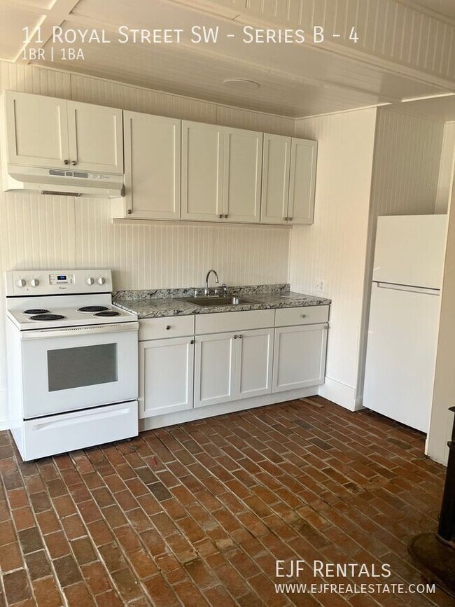 Building Photo - 11 Royal St SW