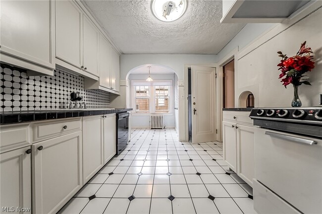 Building Photo - 18313 Newell Rd