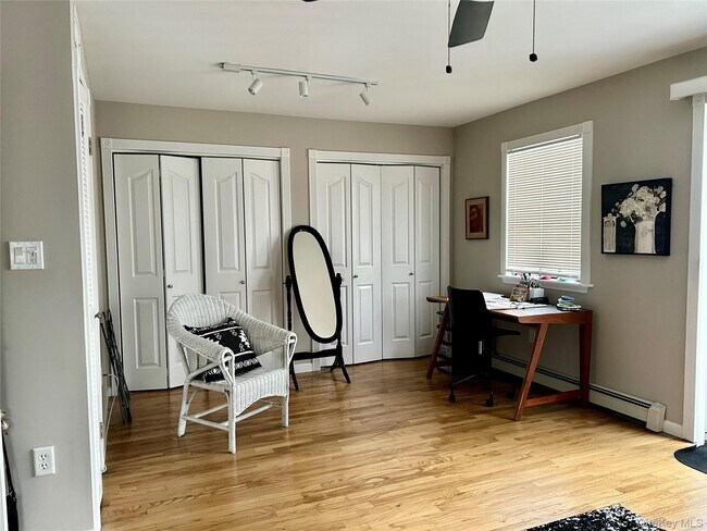 Building Photo - 259 Lincoln Blvd