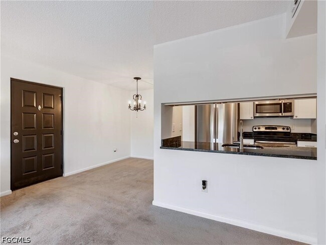 Building Photo - 9540 Green Cypress Ln