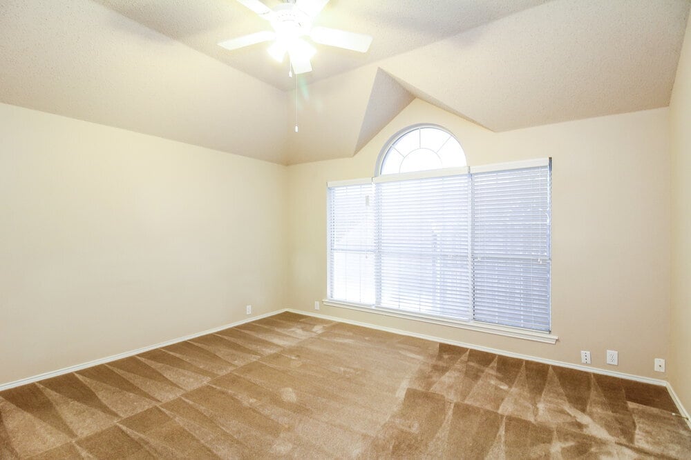 Building Photo - 10705 Camelot Dr