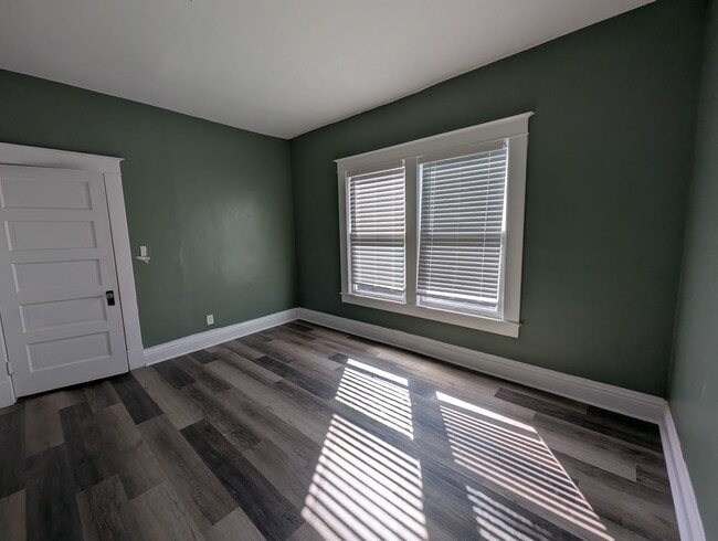 Building Photo - 4 Bedroom House in Boonville