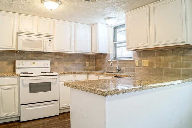 Building Photo - 12645 Lake Conroe Hills Dr