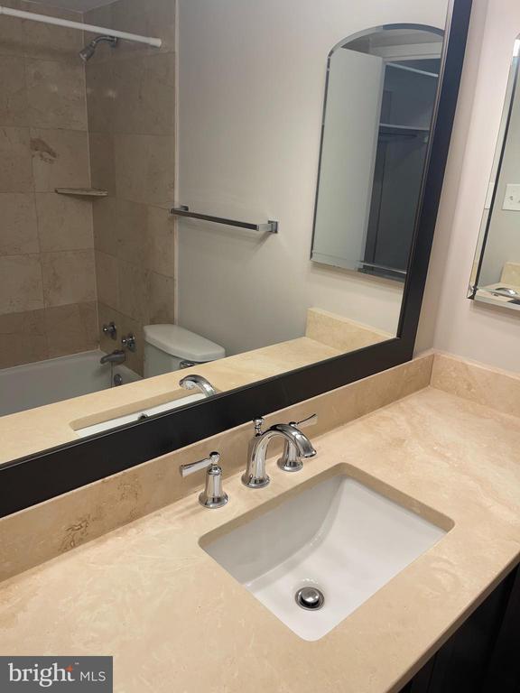 Building Photo - 950 25th St NW