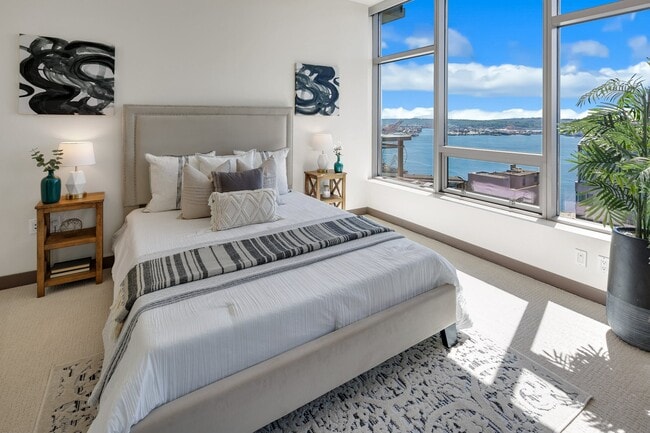 Building Photo - 2033 2nd Ave