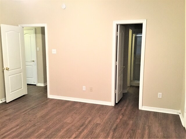 Building Photo - 2213 Perkins Crossing Dr